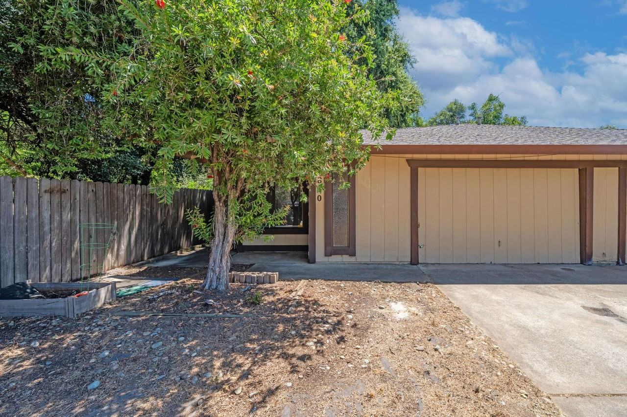 4830 Suncrest Way - Photo 2 of 35