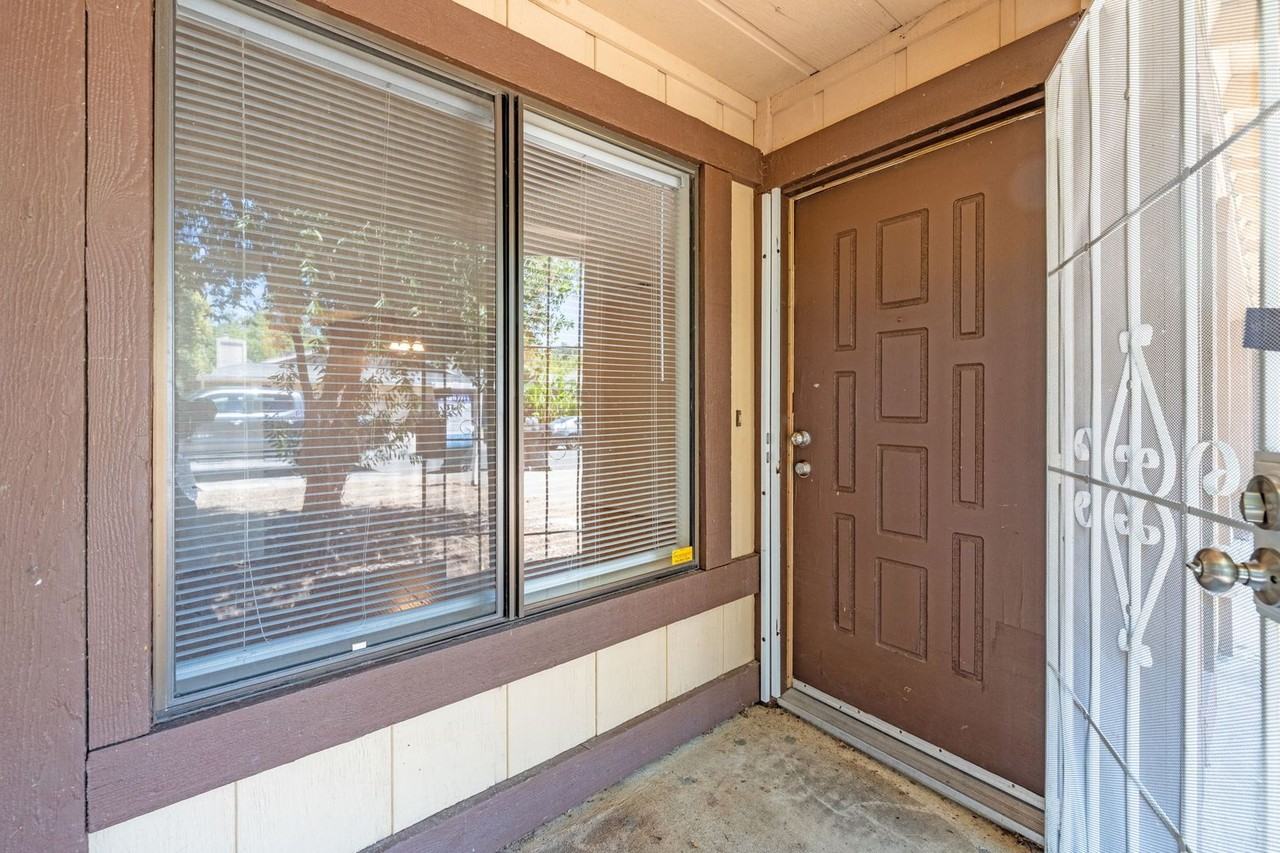 4830 Suncrest Way - Photo 5 of 35