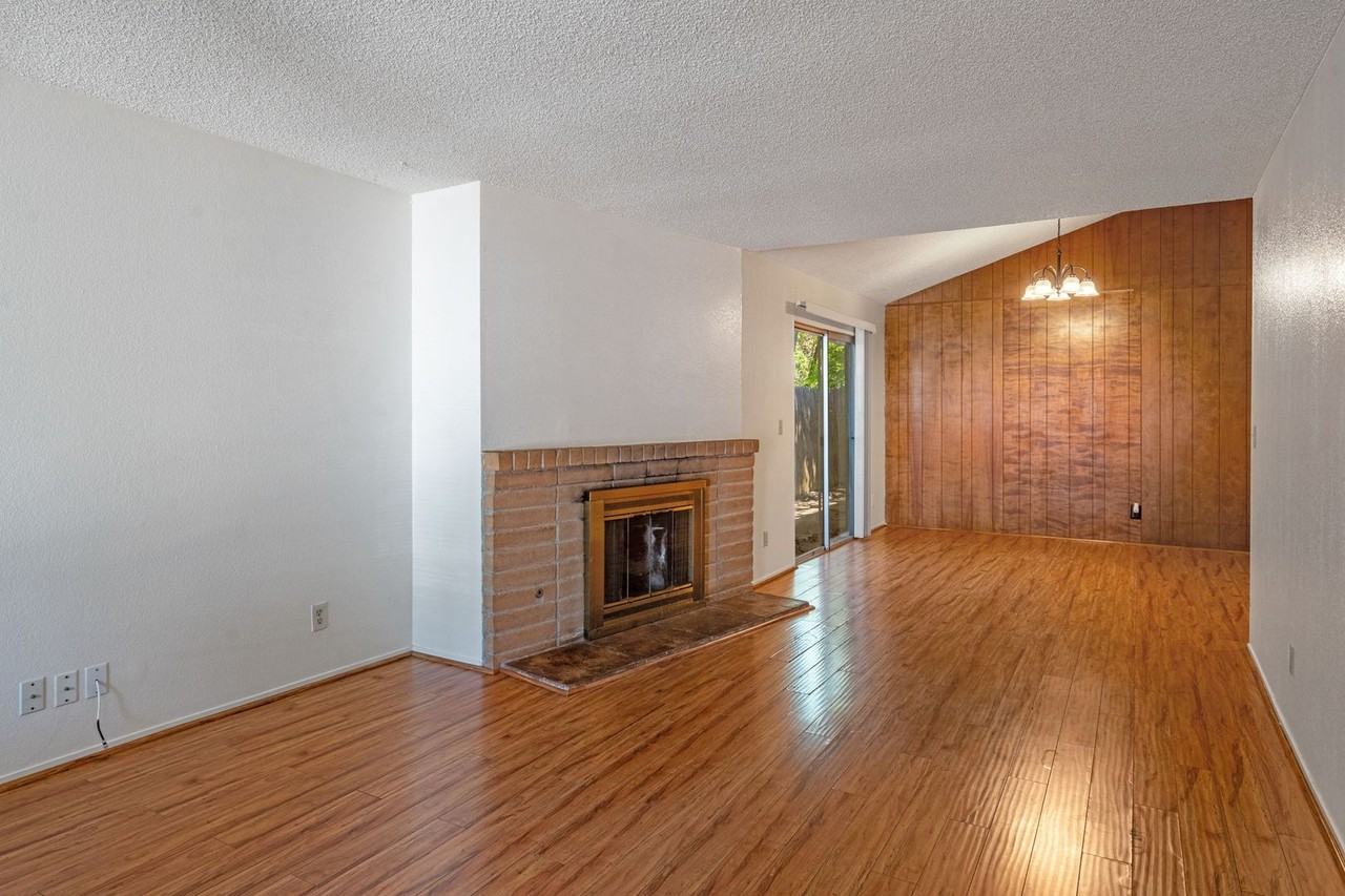 4830 Suncrest Way - Photo 6 of 35