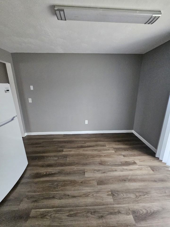 1818 E 42nd St #1818 - Photo 6 of 22