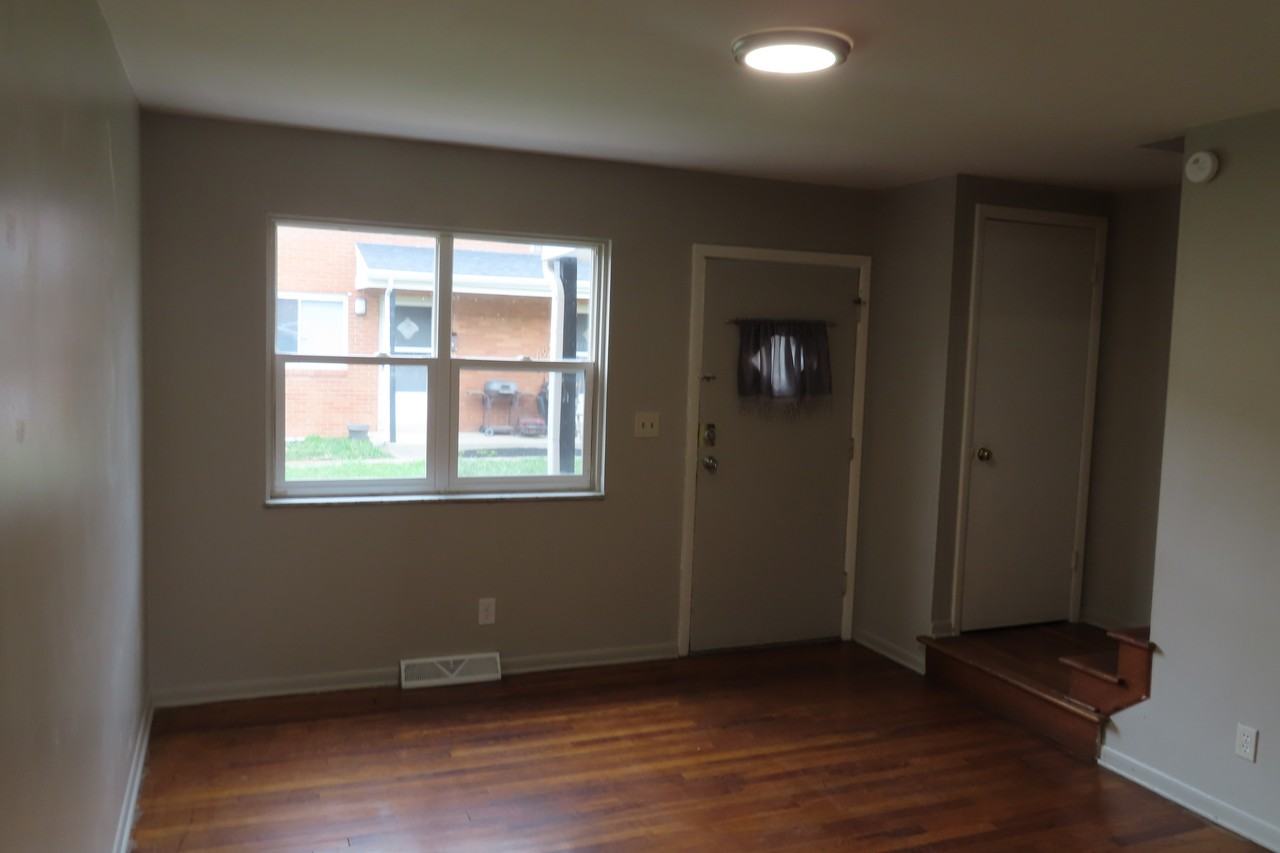 901 N Meadows Ct #D - Photo 6 of 30