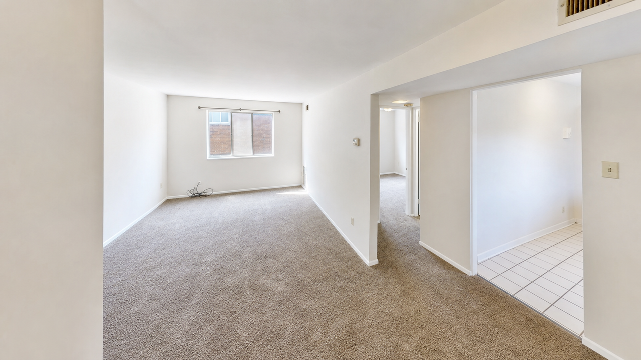 5527 ELLSWORTH AVENUEAPT 305 #305 - Photo 4 of 9