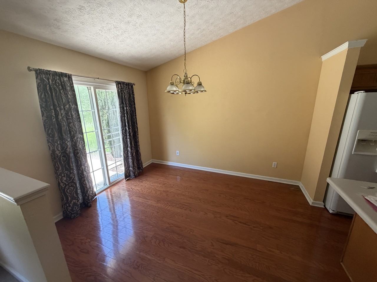 105 Pleasant Ln #1 - Photo 3 of 4