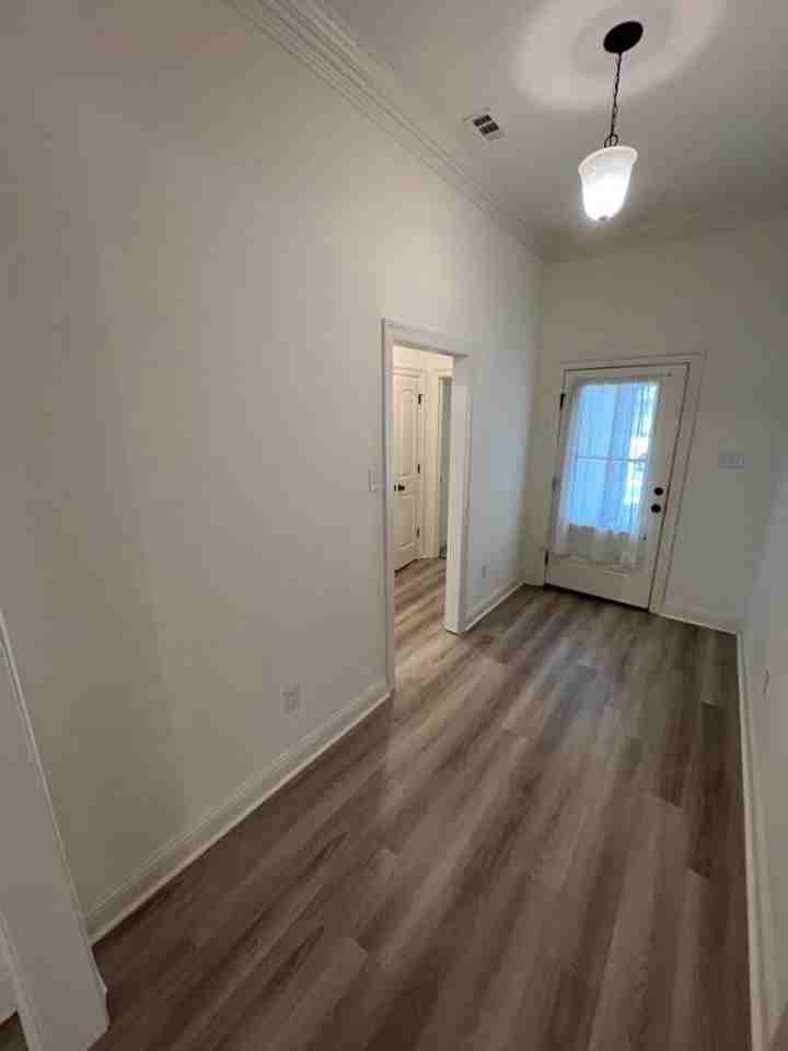 7108 Kenilworth Crossing Ave - Photo 3 of 43