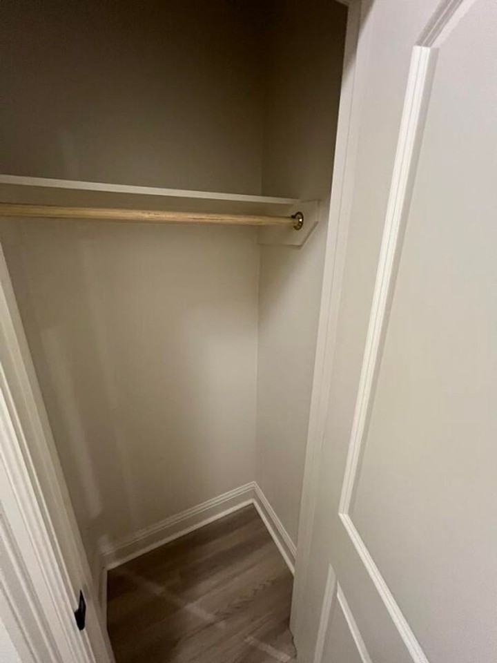 7108 Kenilworth Crossing Ave - Photo 4 of 43