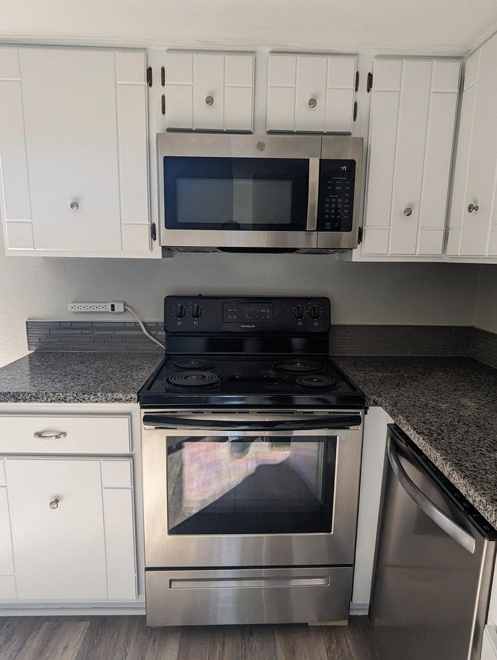 3489 Kenbrooke Ct #1 - Photo 3 of 11