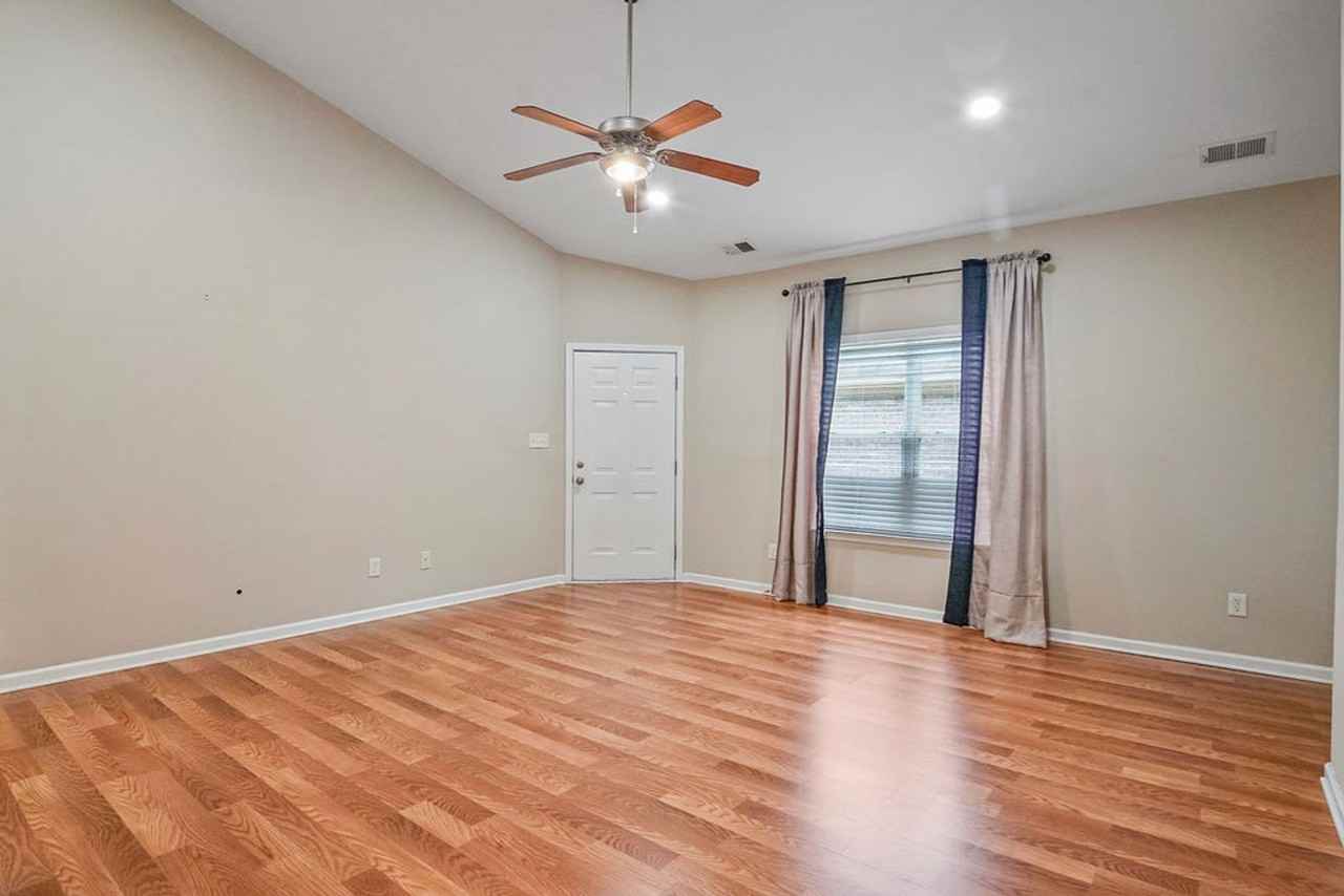 5209 Cottage Cir - Photo 2 of 21