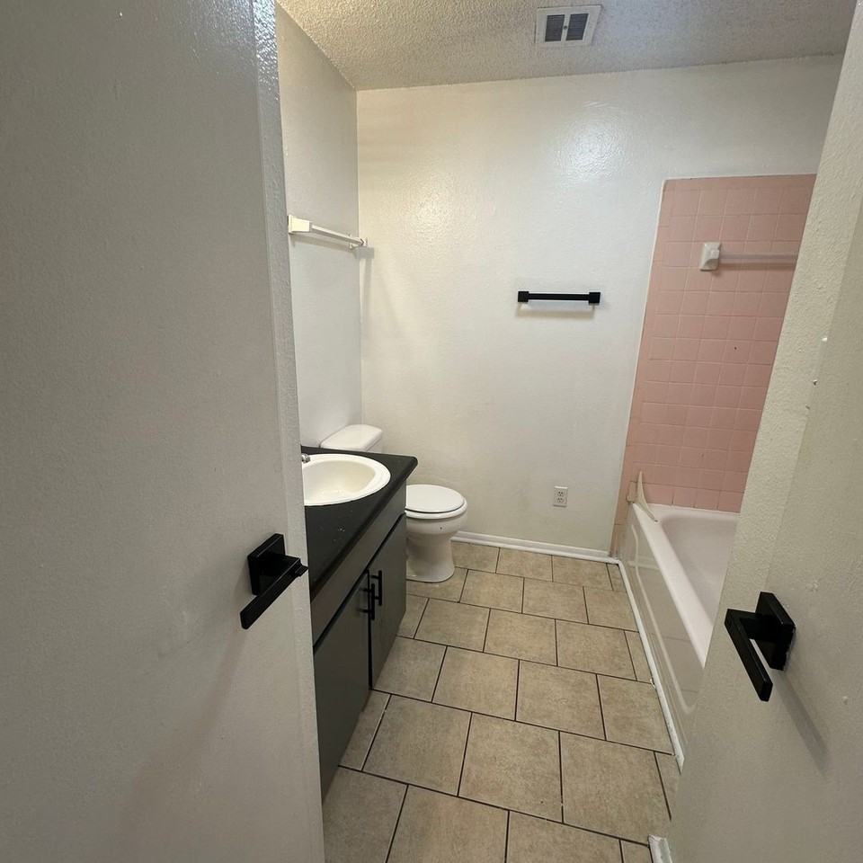 Southbrook Apartments - Photo 2 of 14