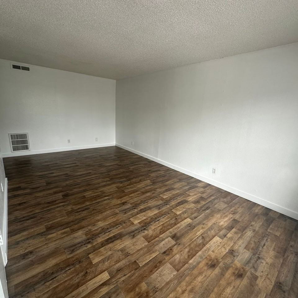 Southbrook Apartments - Photo 6 of 14
