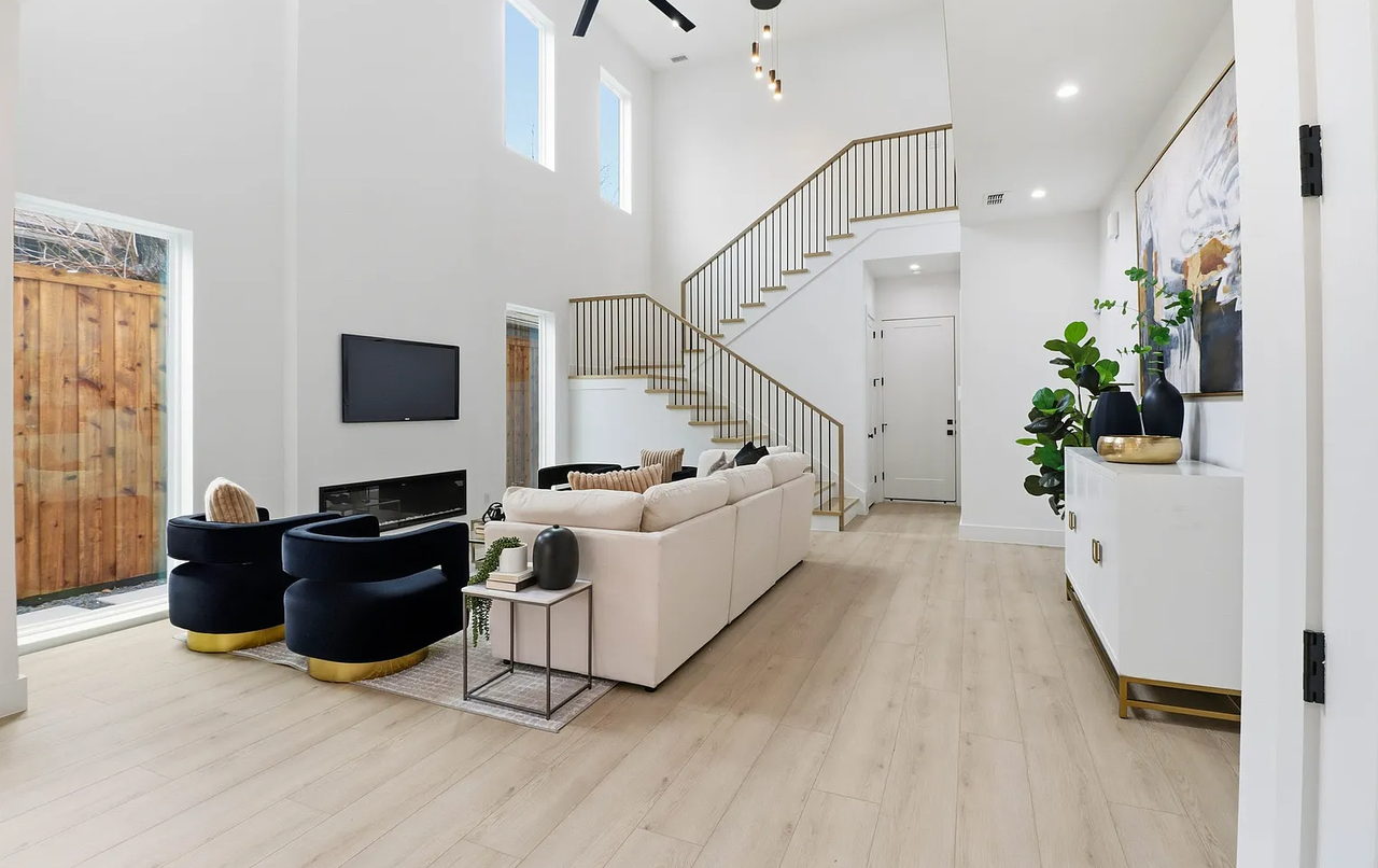628 Wayne St #1 - Photo 4 of 8