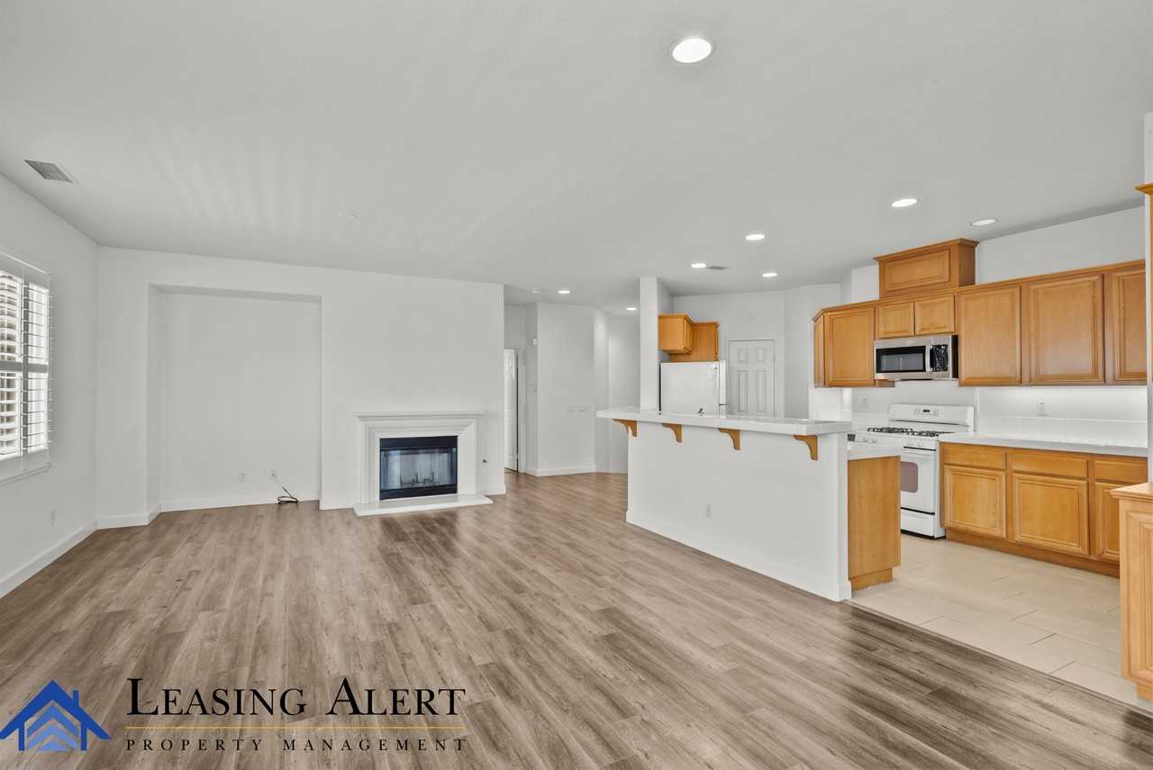 24320 Lorenzo Ln #1 - Photo 6 of 22