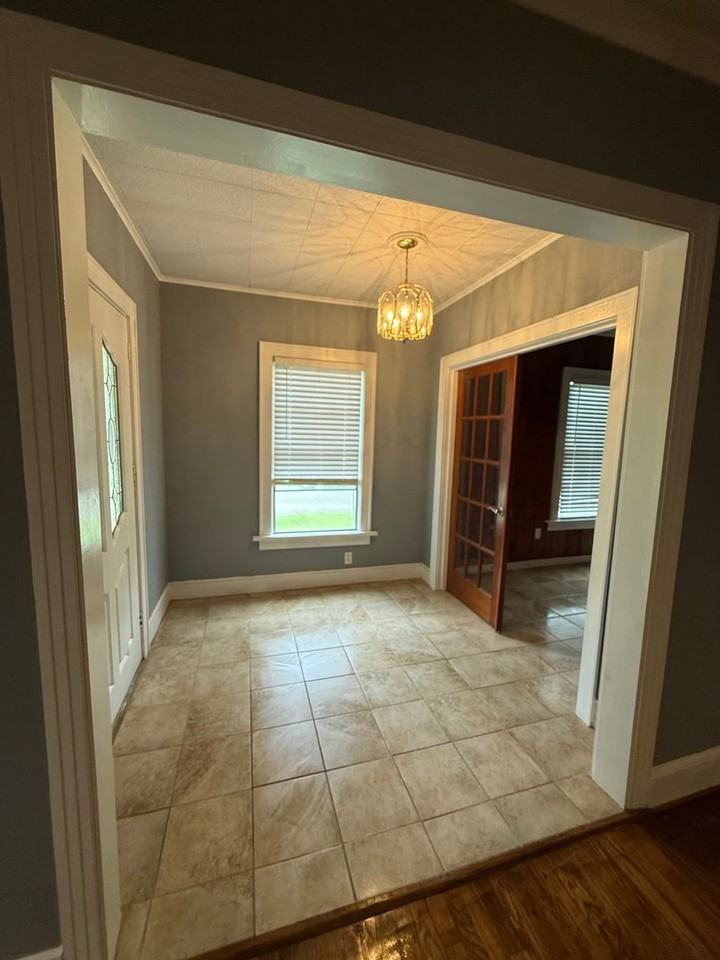 3836 Maryland Ave - Photo 3 of 50