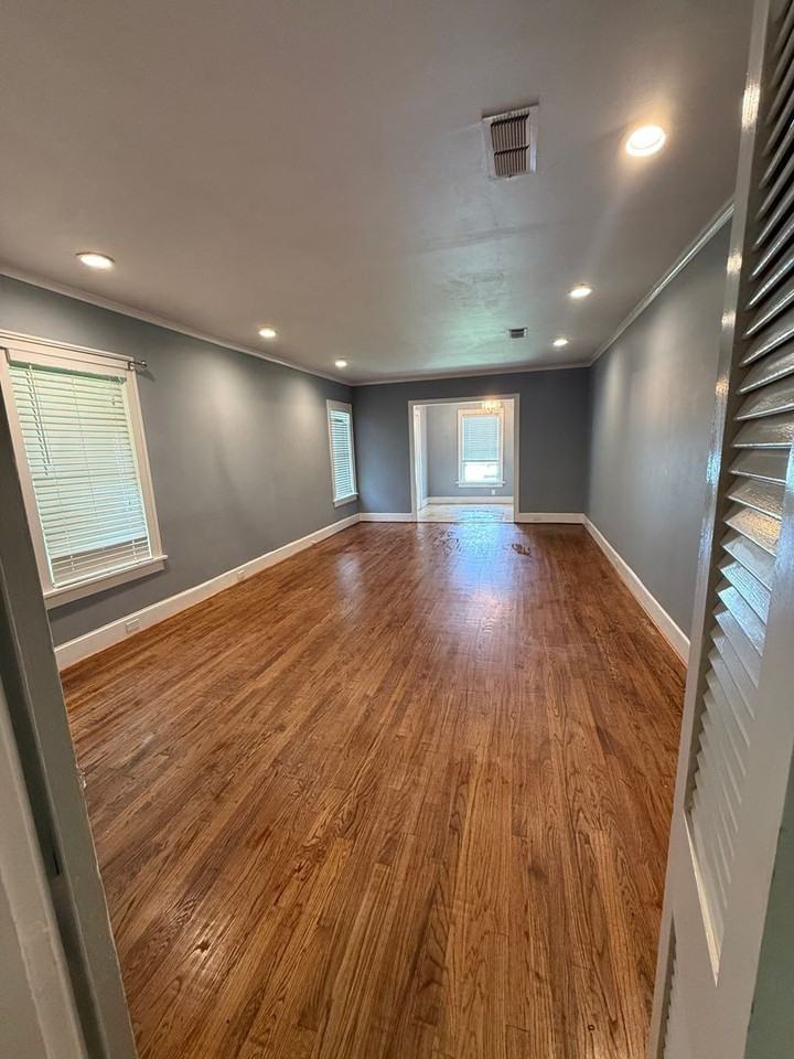 3836 Maryland Ave - Photo 5 of 50