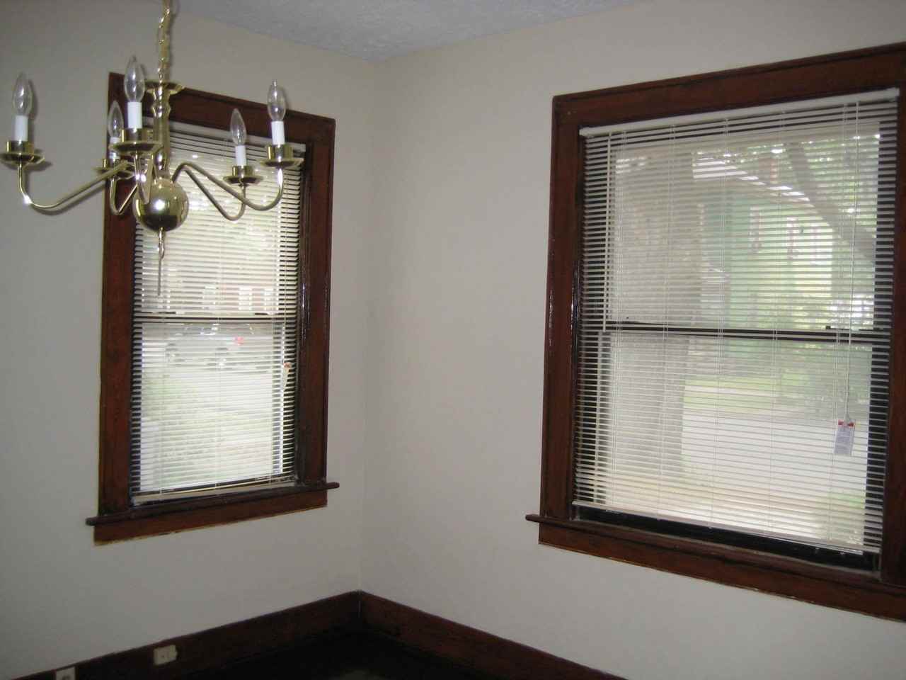 611 E 37th St - Photo 2 of 6