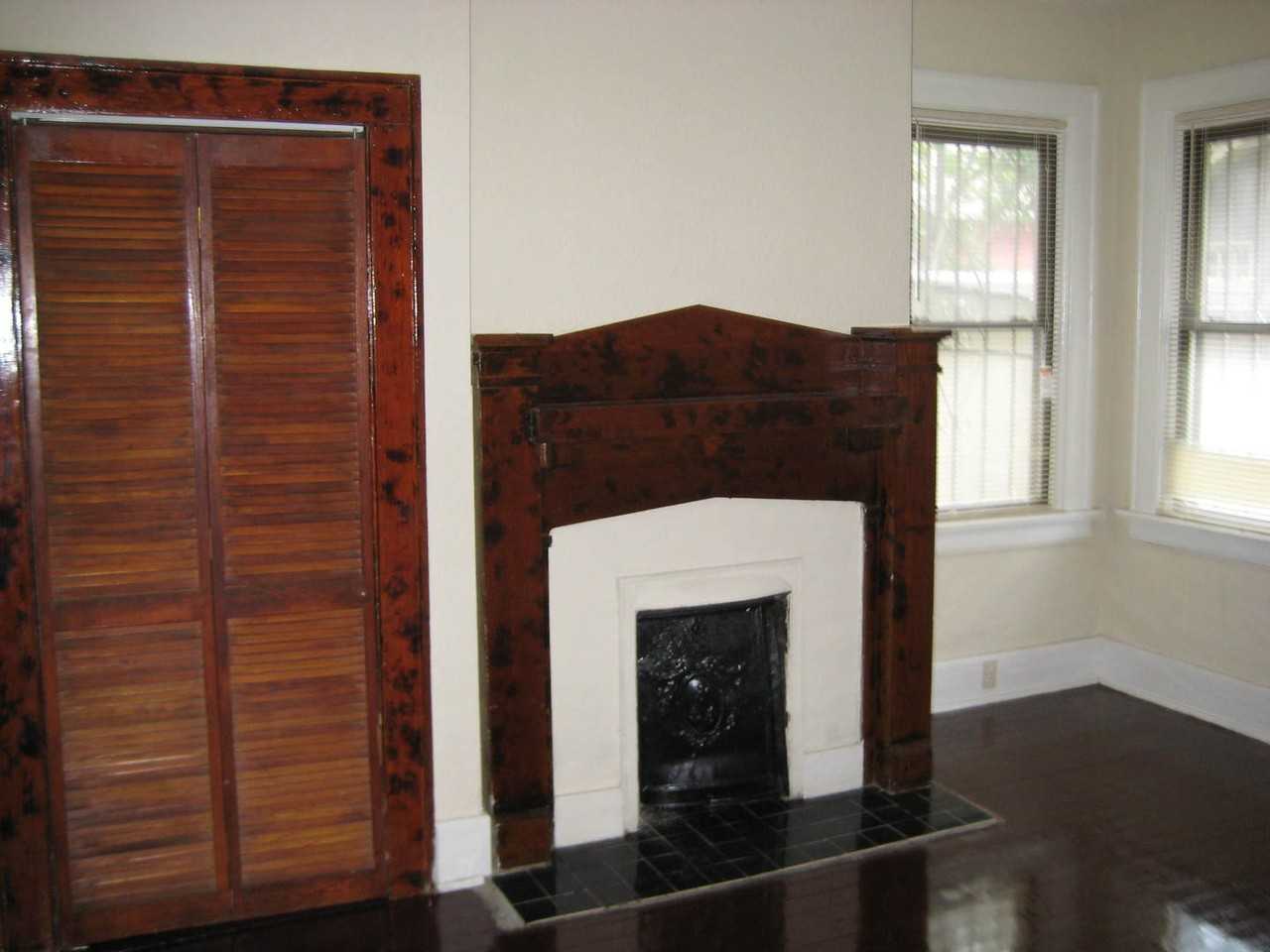 611 E 37th St - Photo 3 of 6