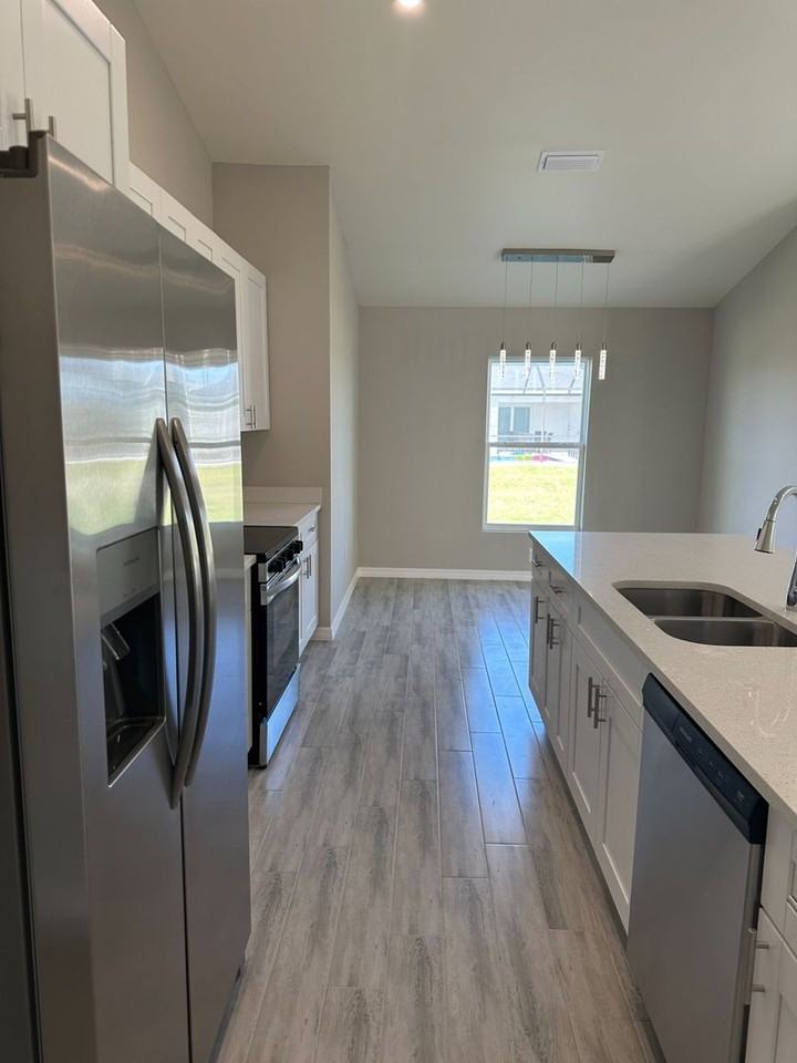 921 Nw 16th Ter - Photo 5 of 10