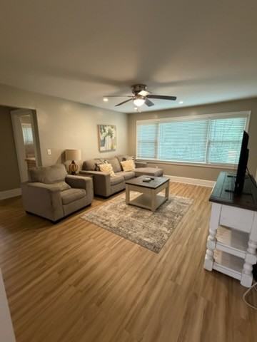 706 Gregg Ave #B - Photo 2 of 15