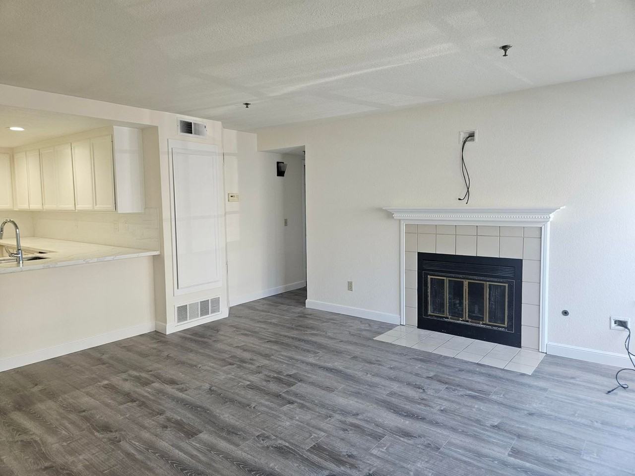 1813 Ipswich Ln - Photo 3 of 5