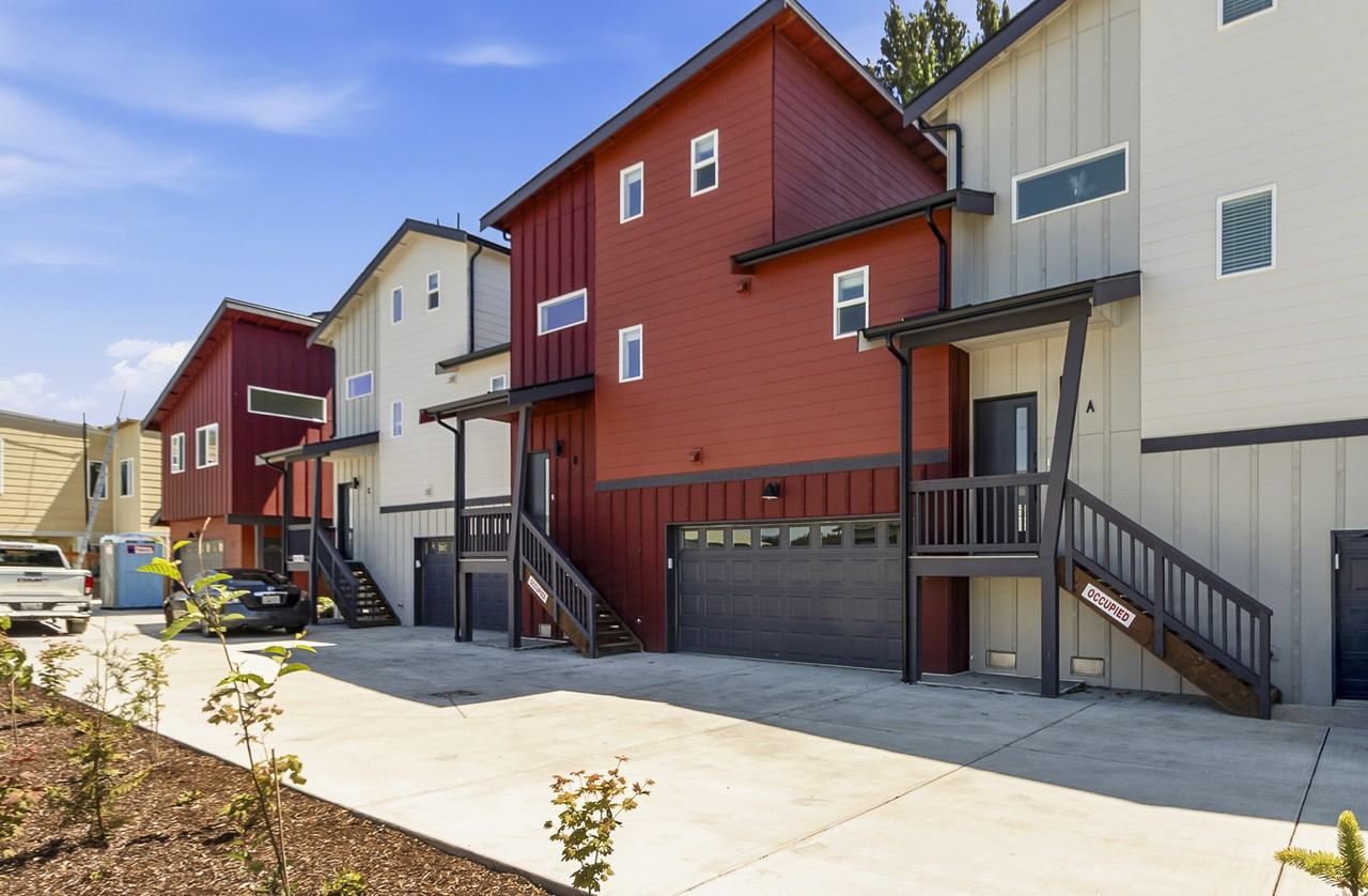 27523 102nd Ave Nw #B - Photo 3 of 33