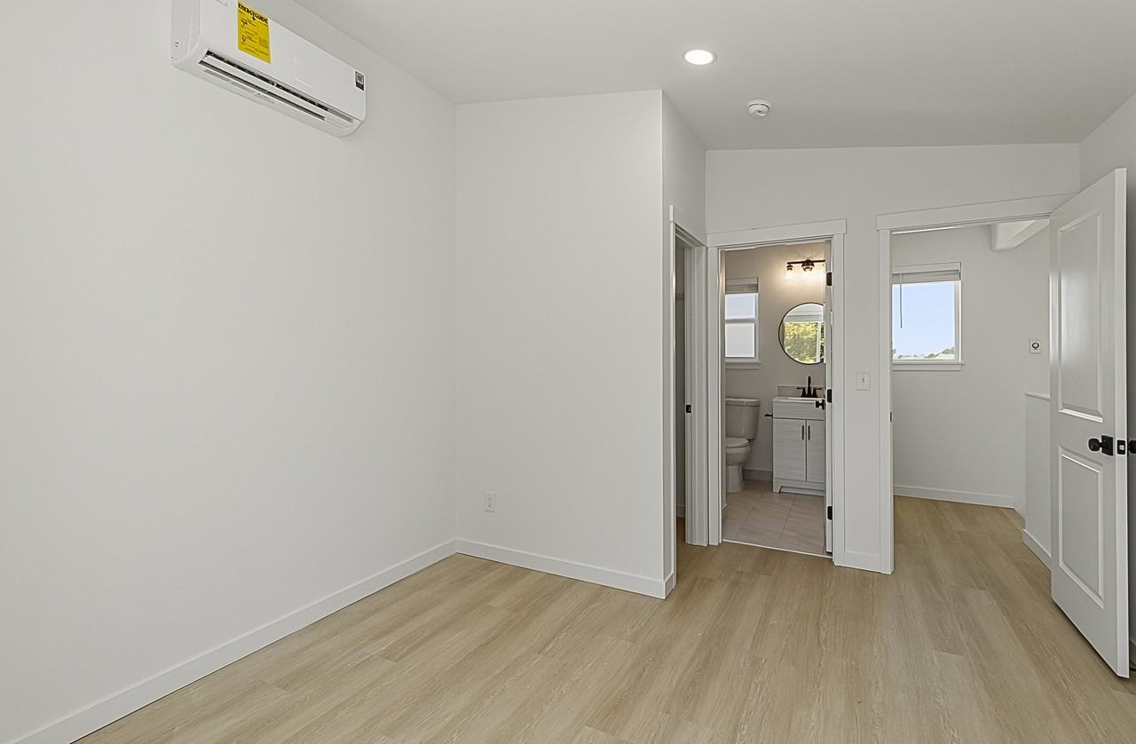 27523 102nd Ave Nw #B - Photo 5 of 33