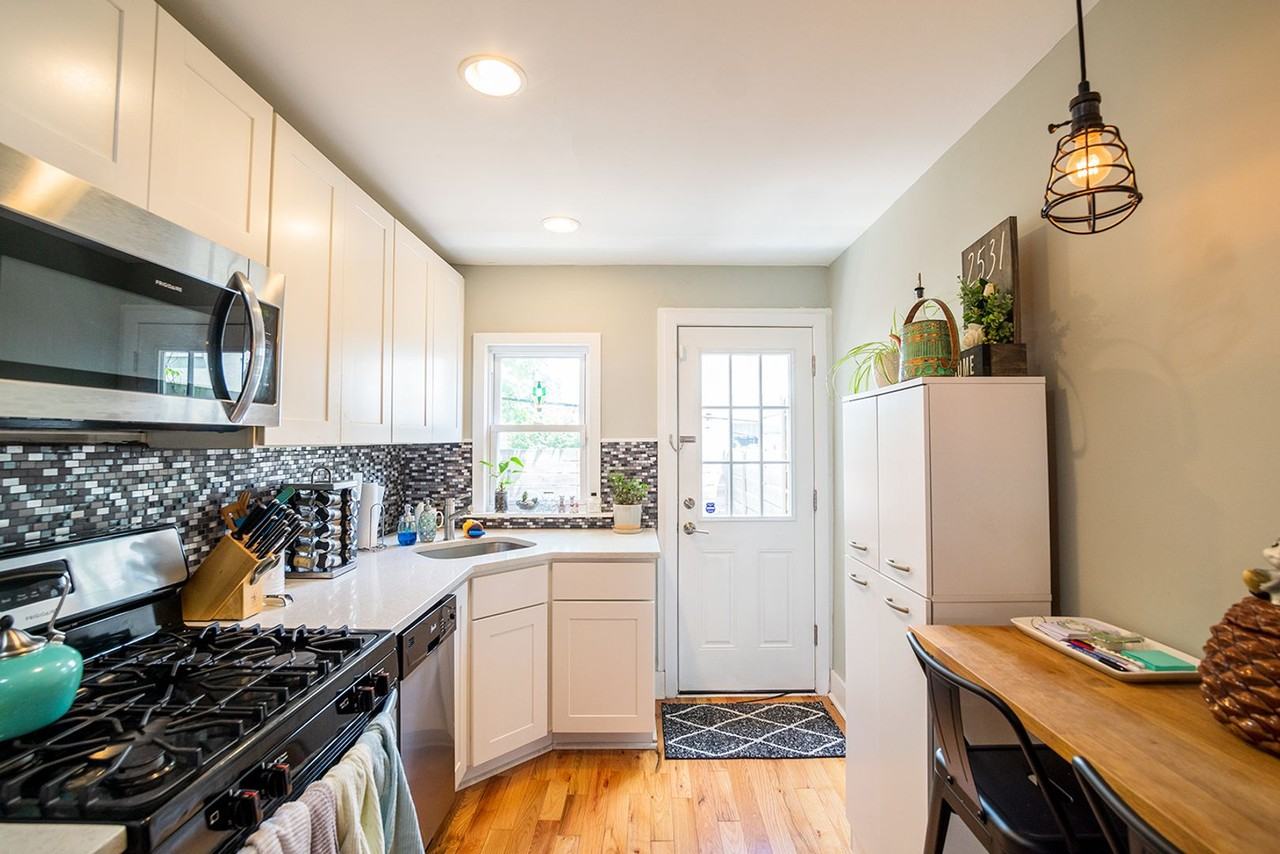 2531 E Gordon St - Photo 2 of 21