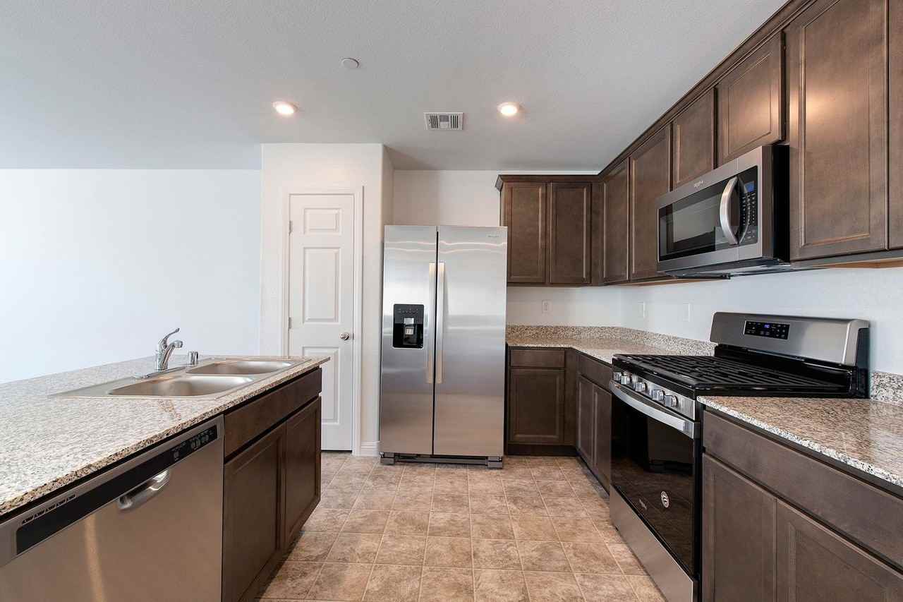 5205 Silica Chalk Ave - Photo 6 of 23