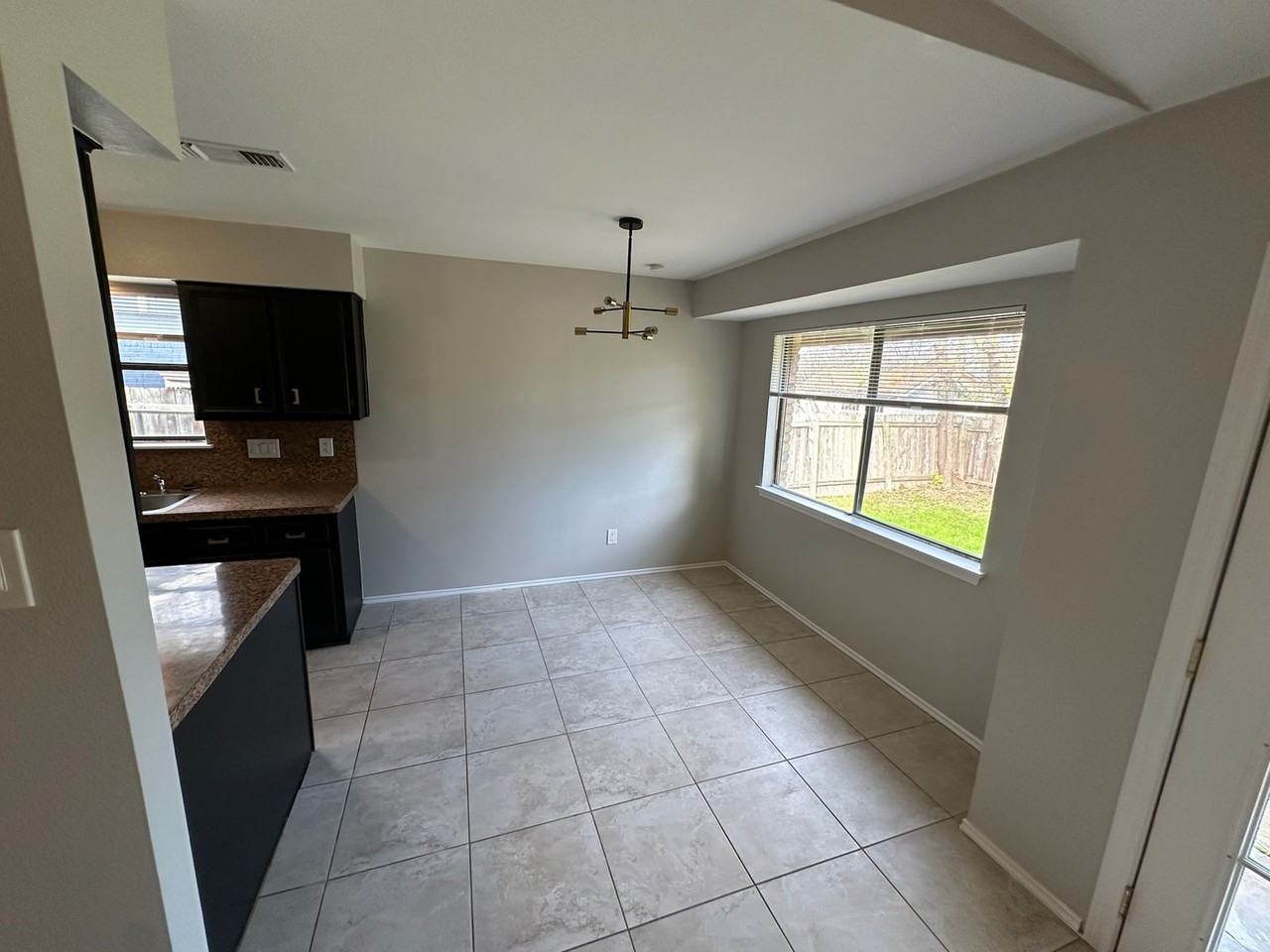 12101 Scissortail Dr - Photo 4 of 34