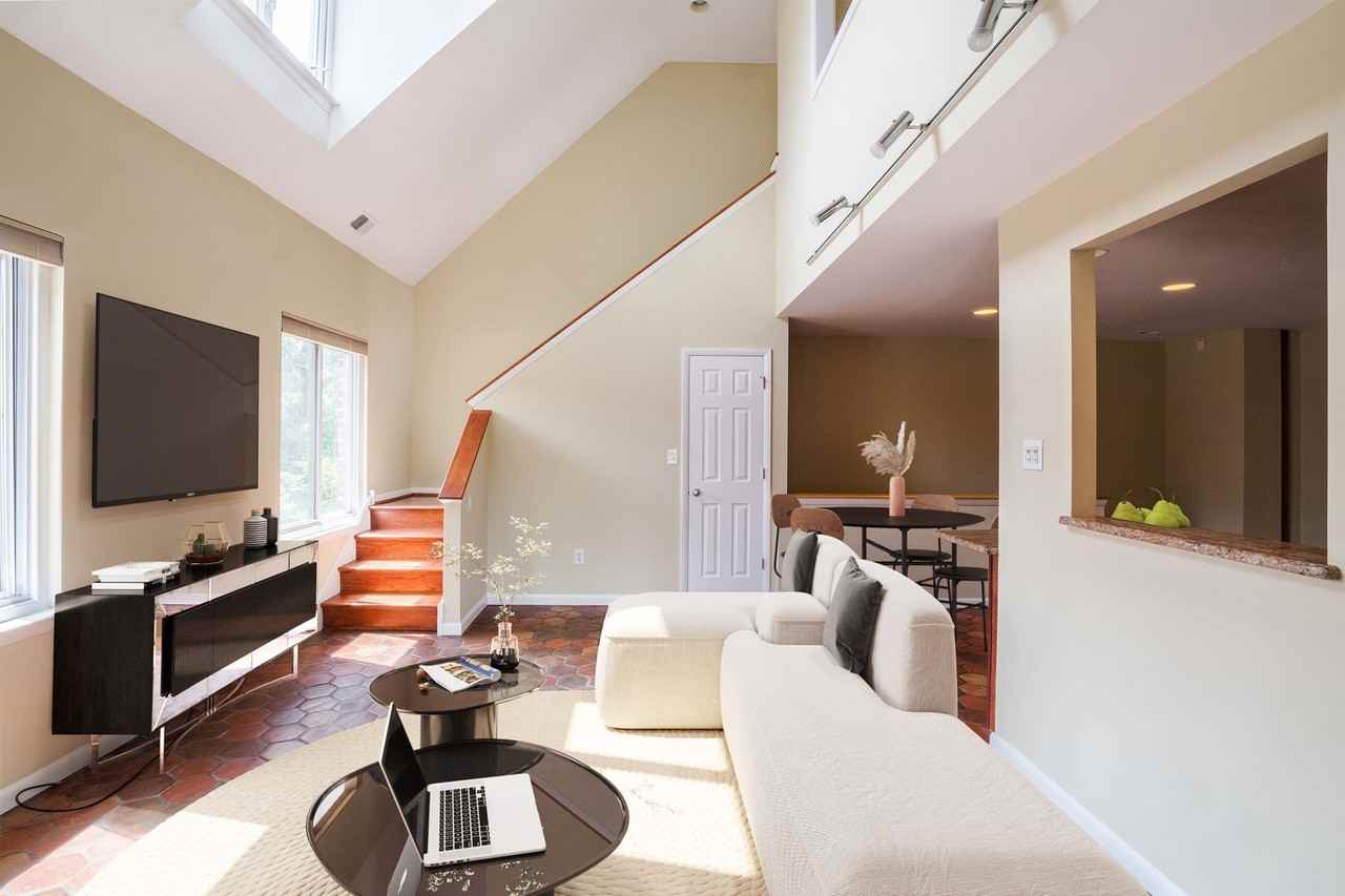801 Addison St #B - Photo 5 of 33
