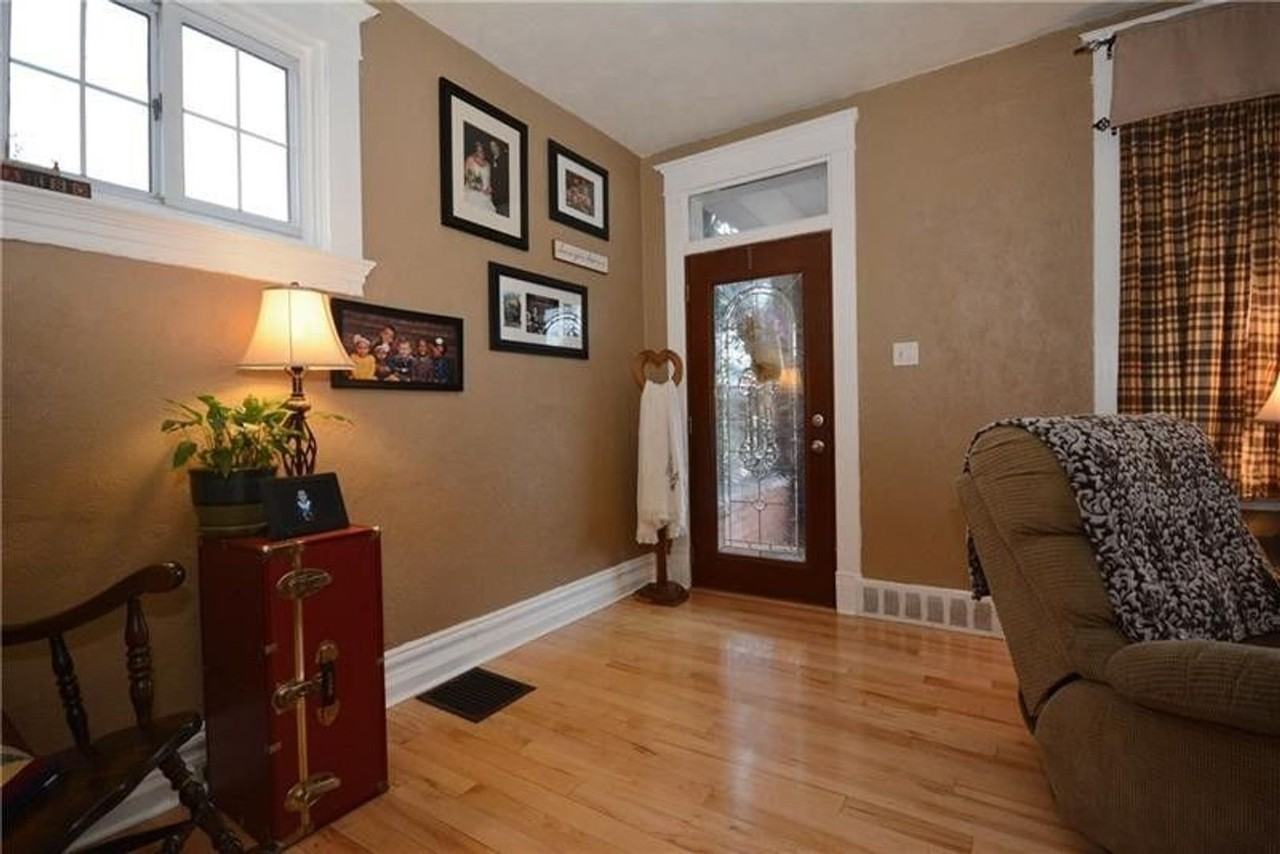 2112 Saranac Ave - Photo 2 of 24