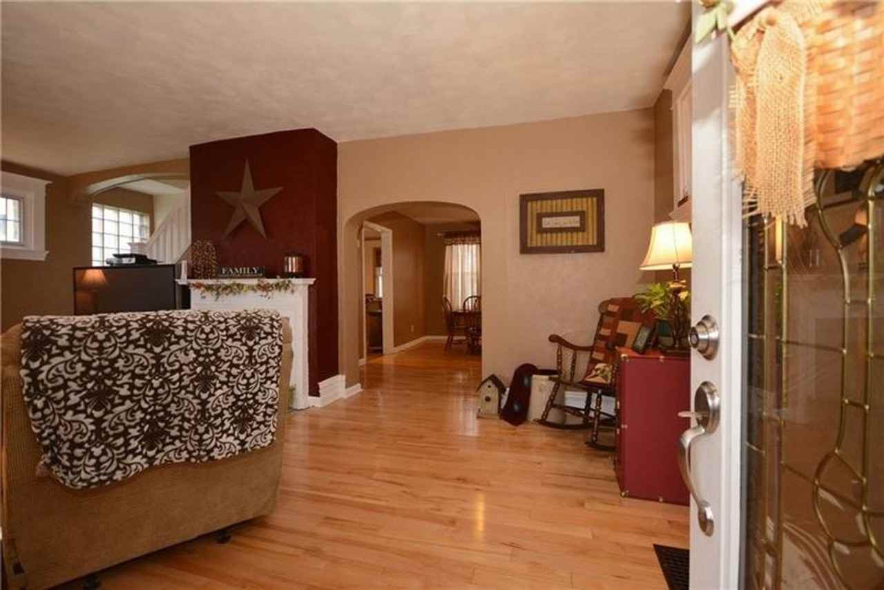 2112 Saranac Ave - Photo 4 of 24