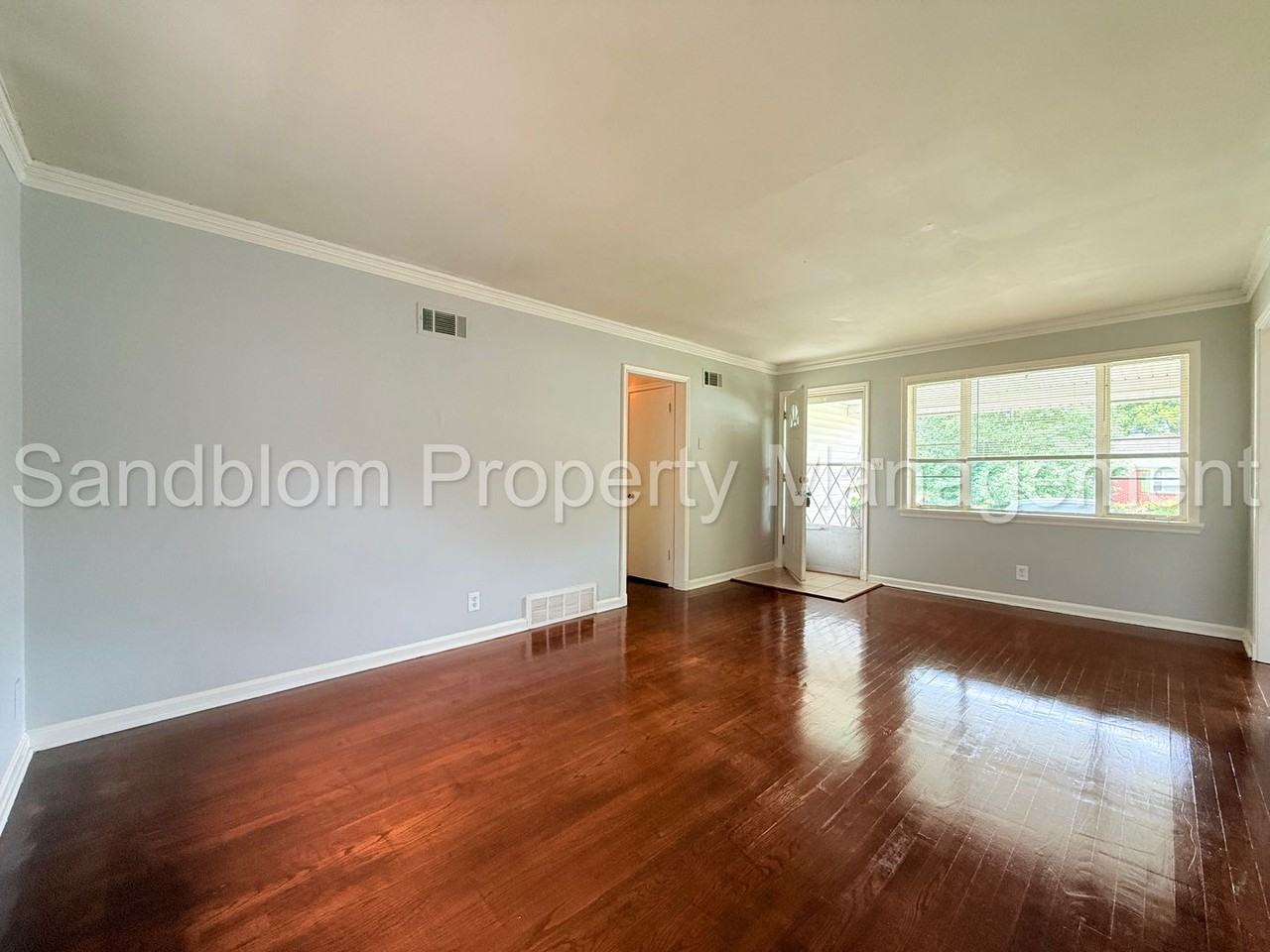 4417 E 26th St - Photo 4 of 15