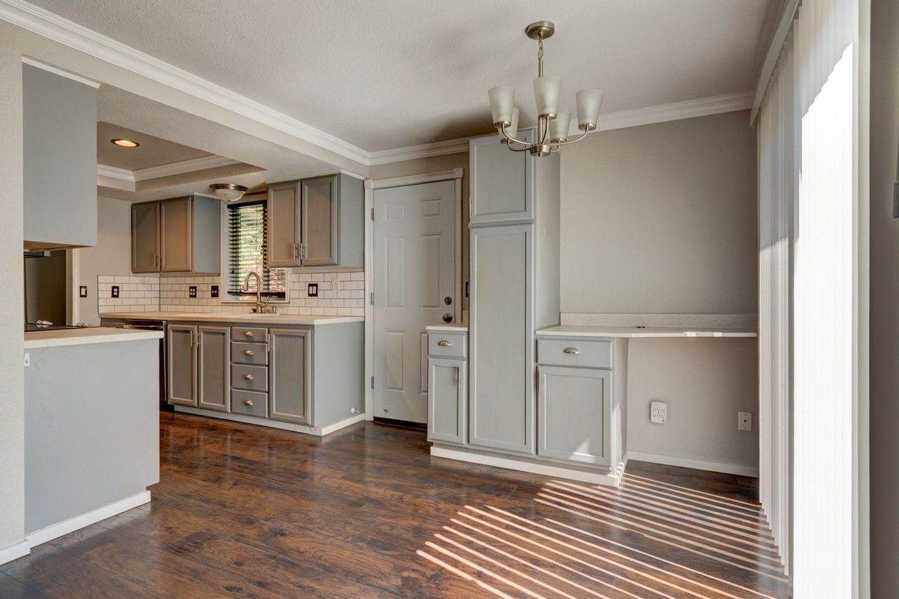 899 Sw 13th Ave - Photo 6 of 36