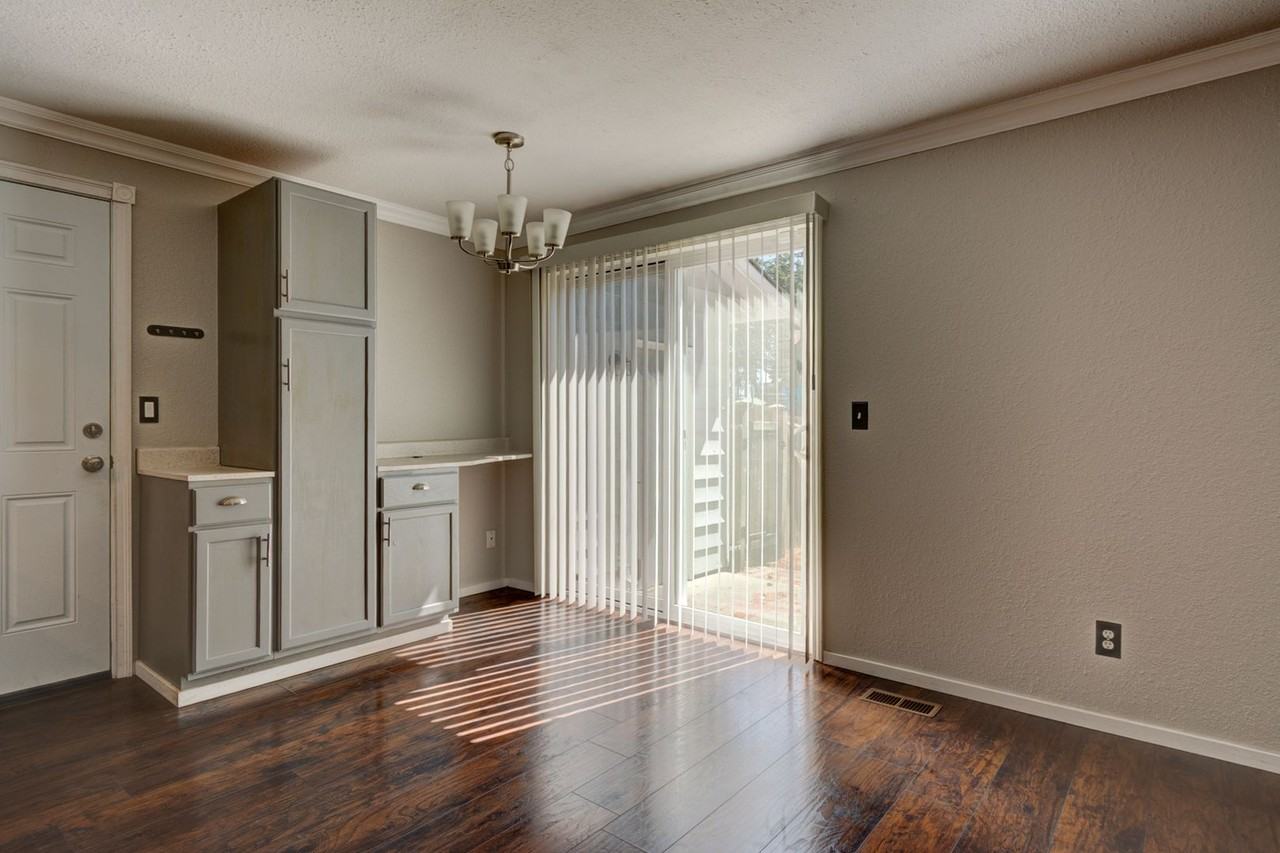 899 Sw 13th Ave - Photo 7 of 36