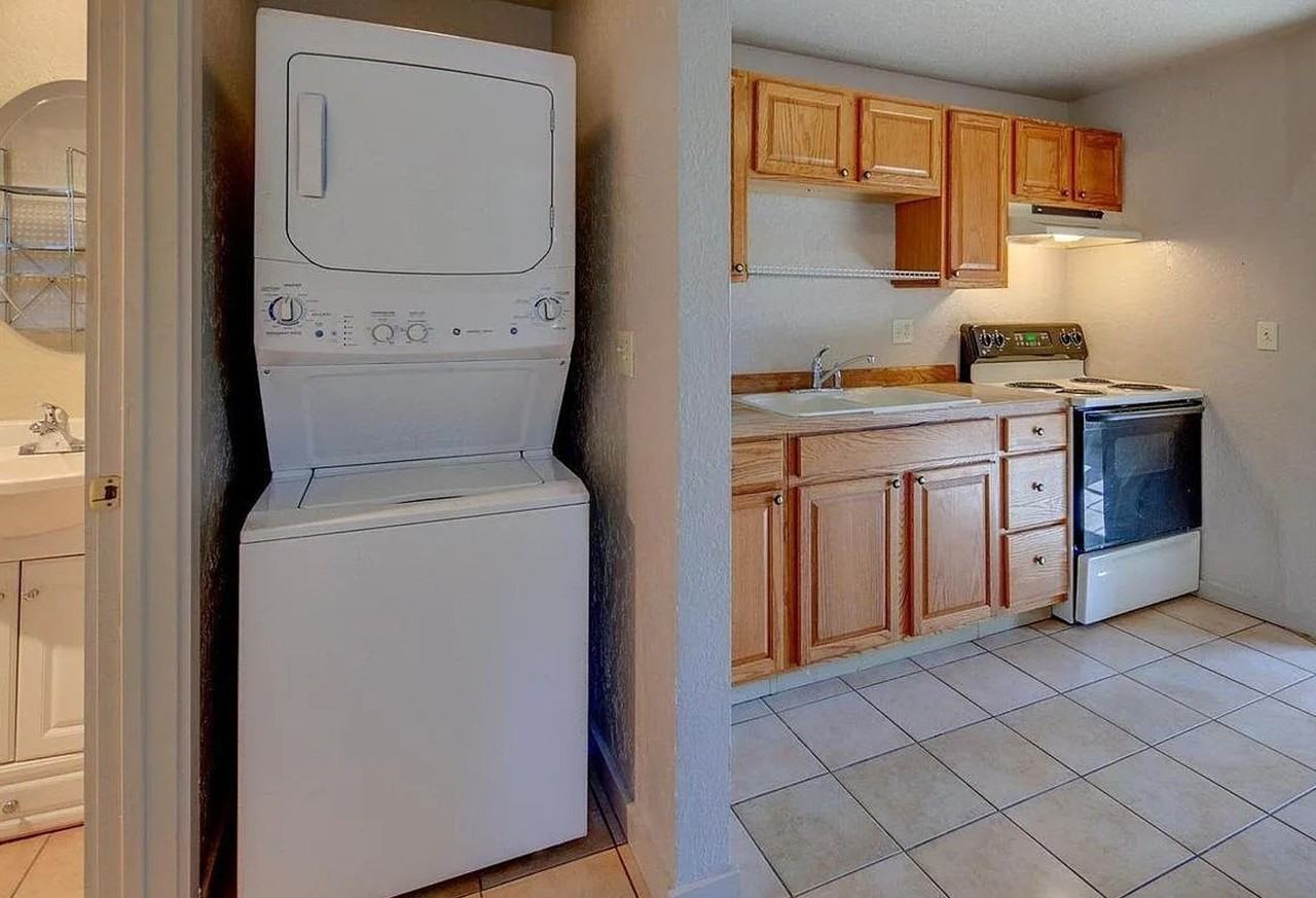 1529 Nw 6th St - Photo 4 of 9