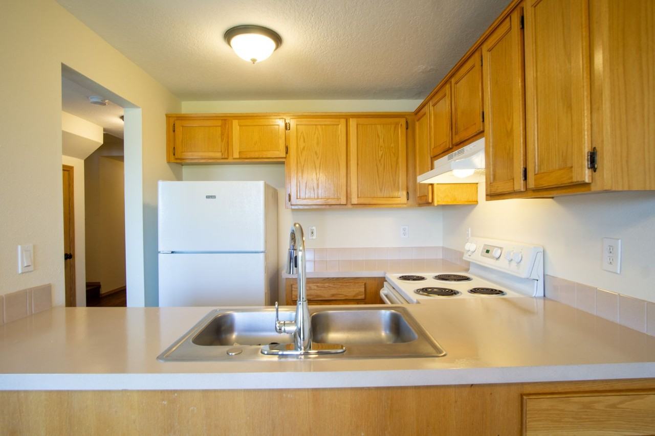 767 Ne Stafford St - Photo 6 of 27