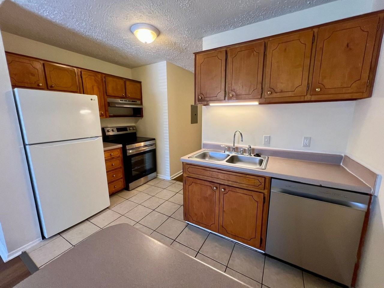 2124 Doctor Martin Luther King Jr Blvd - Photo 4 of 10