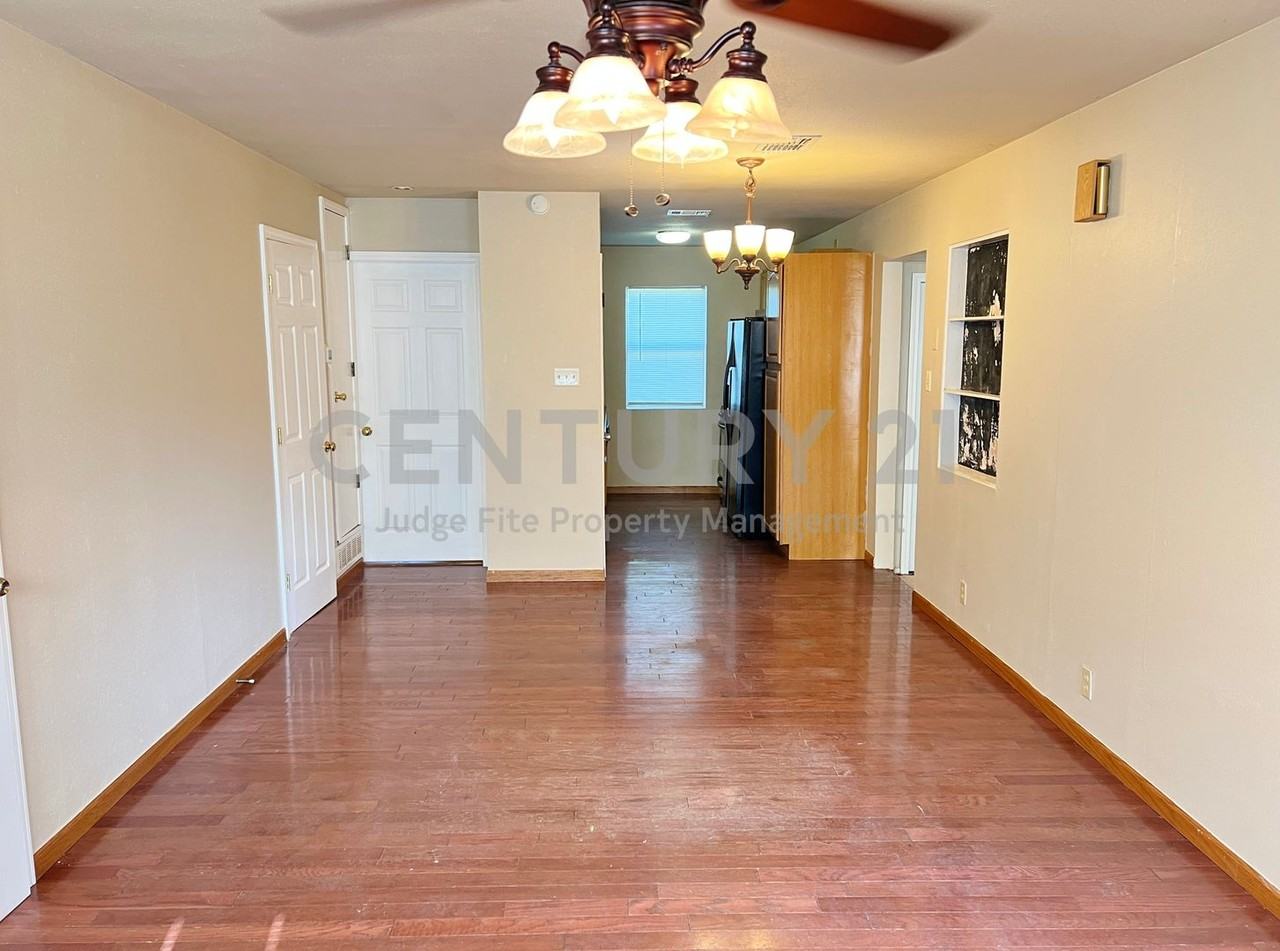 3909 Atlas Dr - Photo 3 of 13