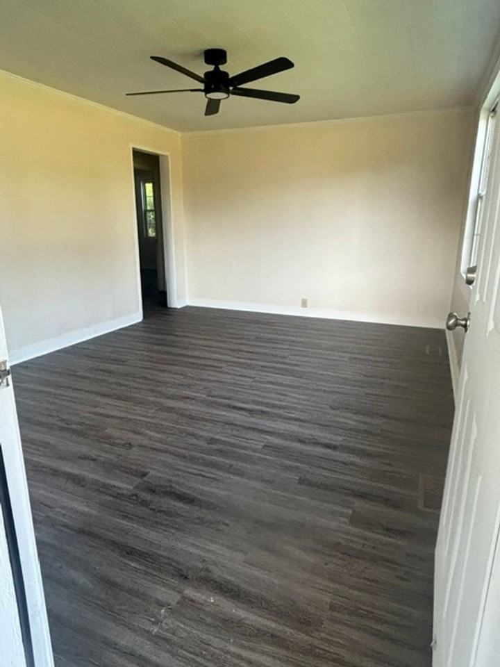 115 Miller Blvd - Photo 2 of 9
