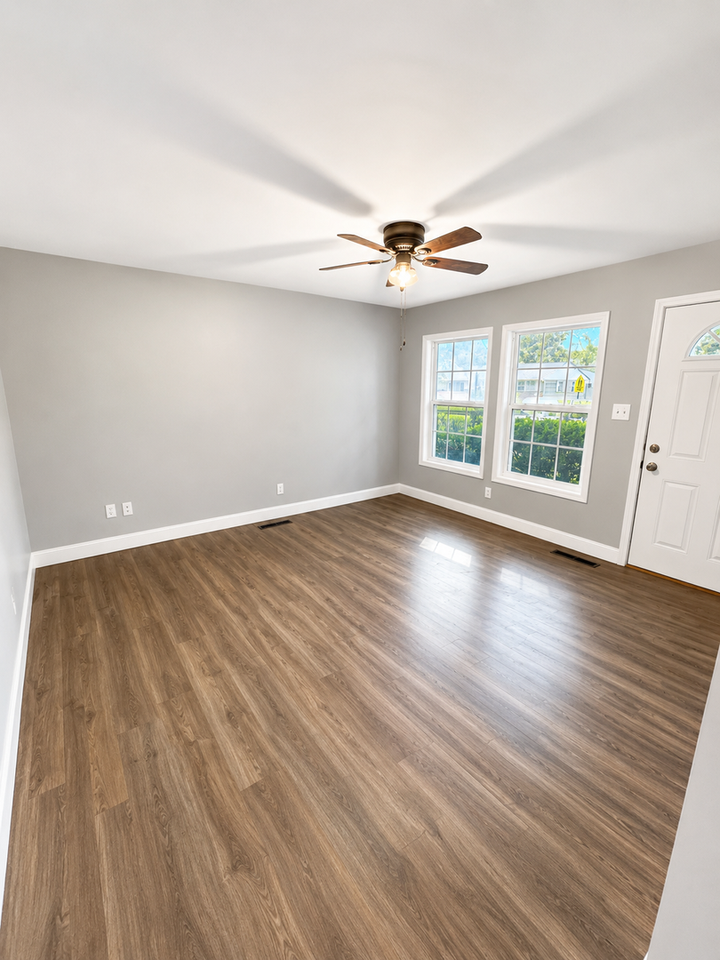 1718 Wilton Dr - Photo 2 of 8