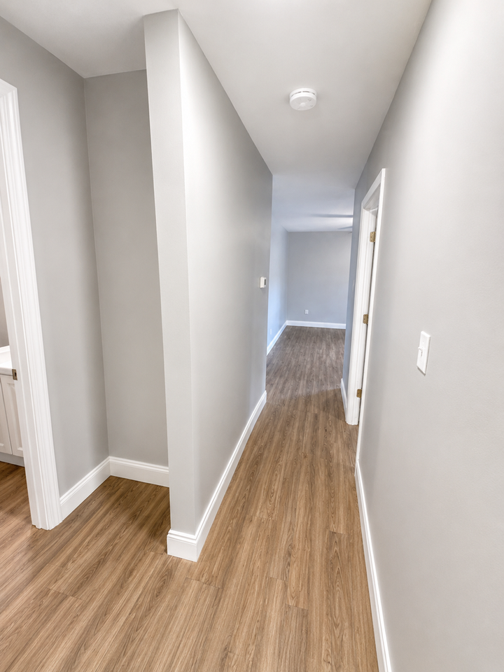 1718 Wilton Dr - Photo 4 of 8