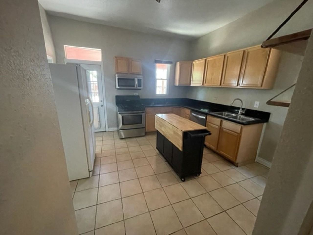 3418 N Humboldt St - Photo 3 of 18