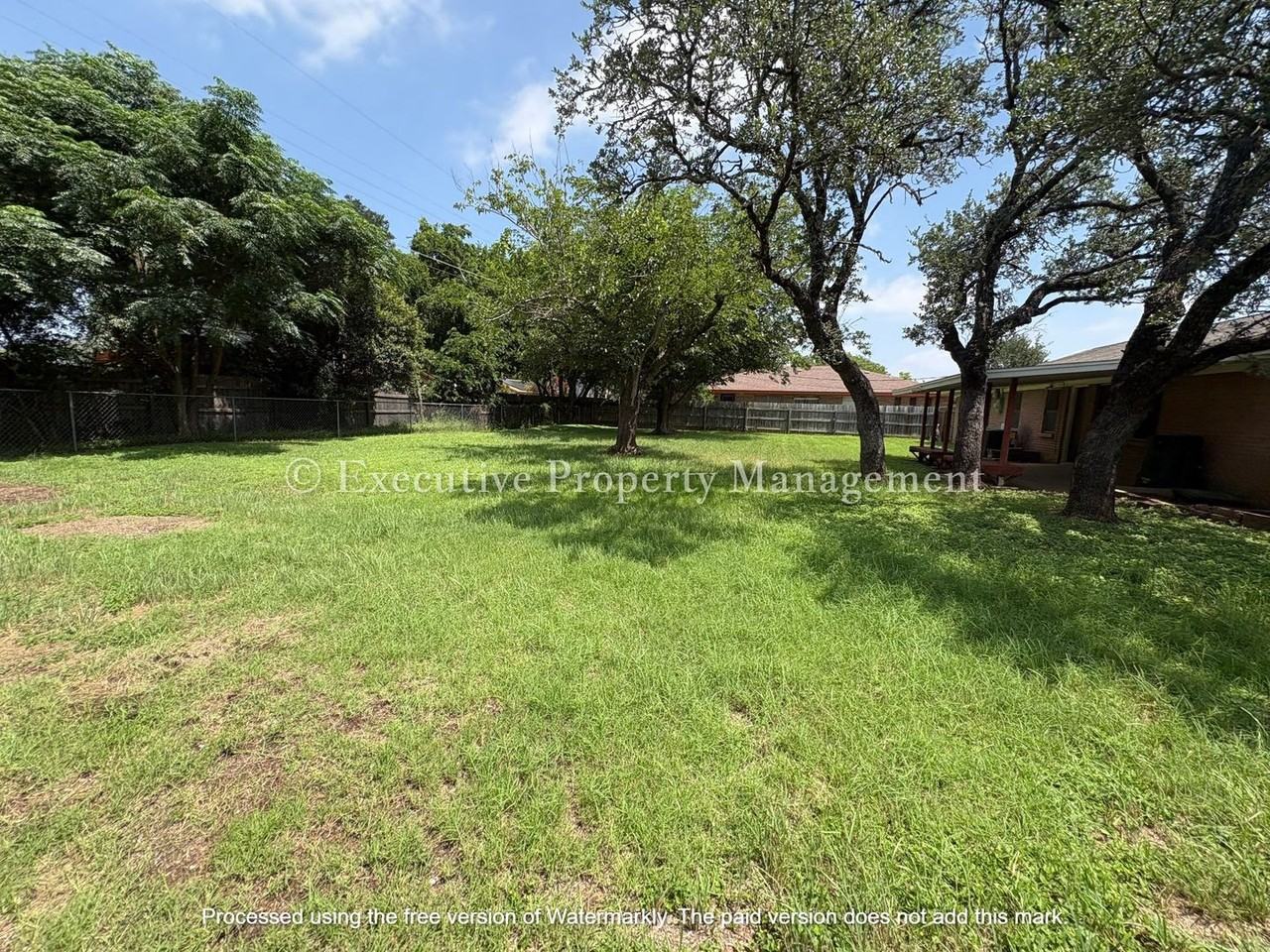 616 Cedar Dr - Photo 3 of 17