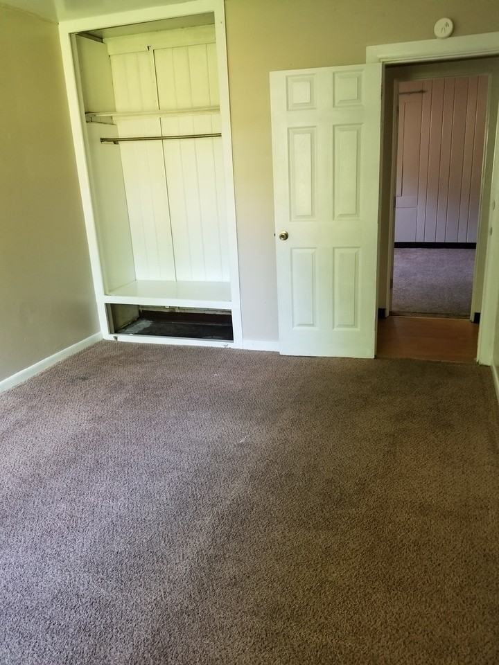 1554 S Rogers Ave - Photo 2 of 3