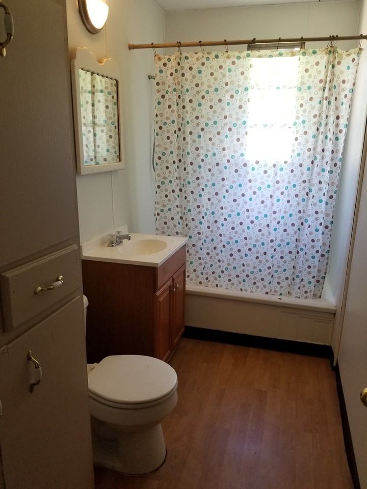 1554 S Rogers Ave - Photo 3 of 3
