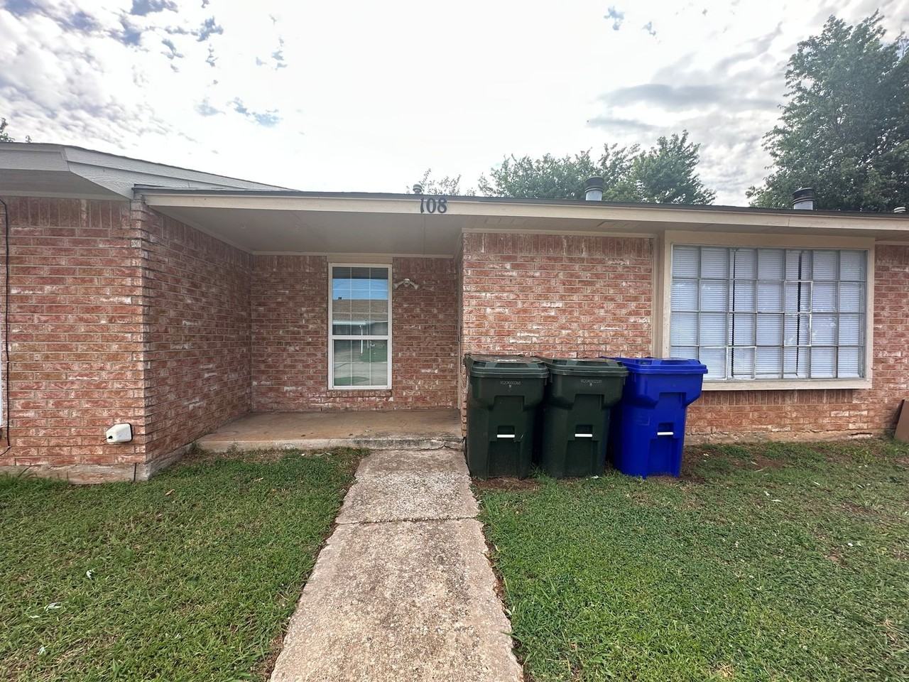108 Kendra Dr - Photo 2 of 41