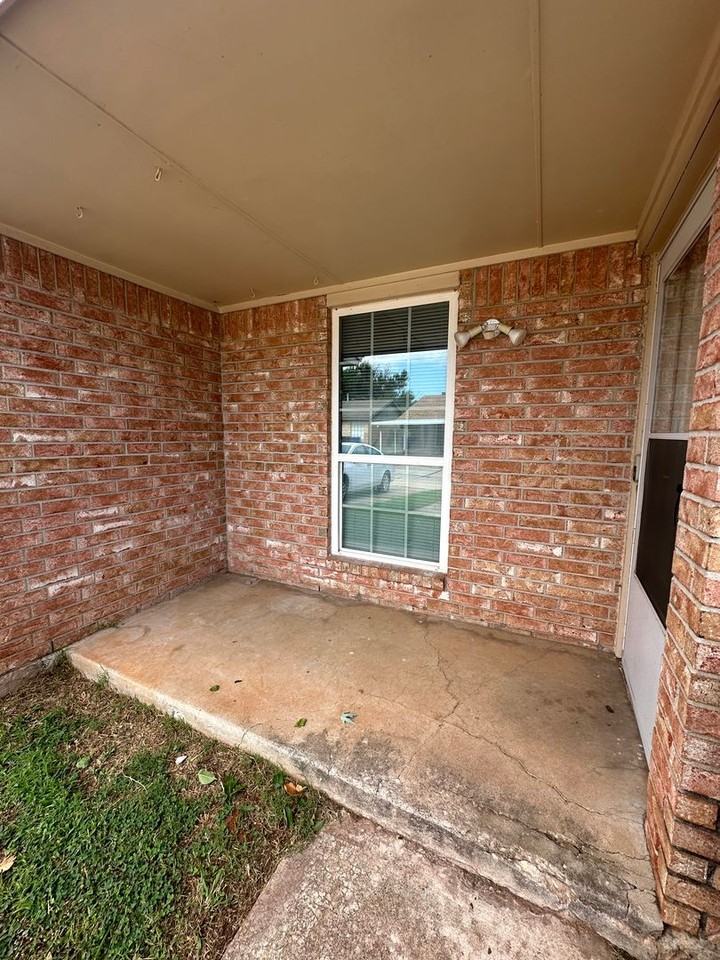 108 Kendra Dr - Photo 3 of 41