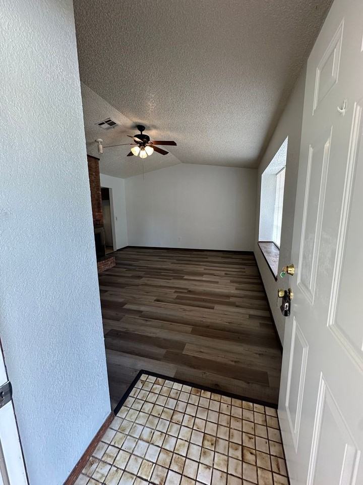 108 Kendra Dr - Photo 6 of 41