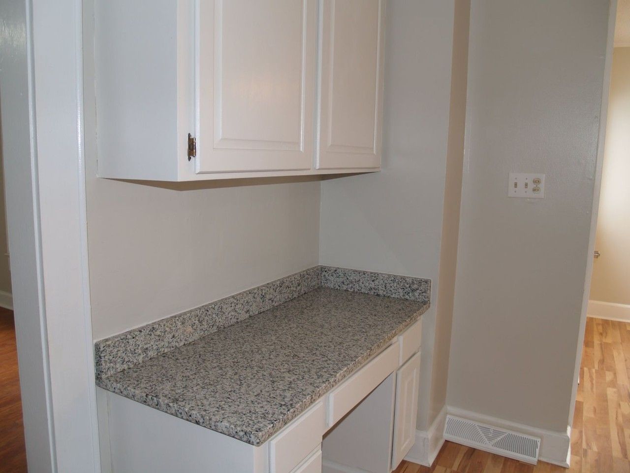 415 Millsaps Rd - Photo 4 of 22