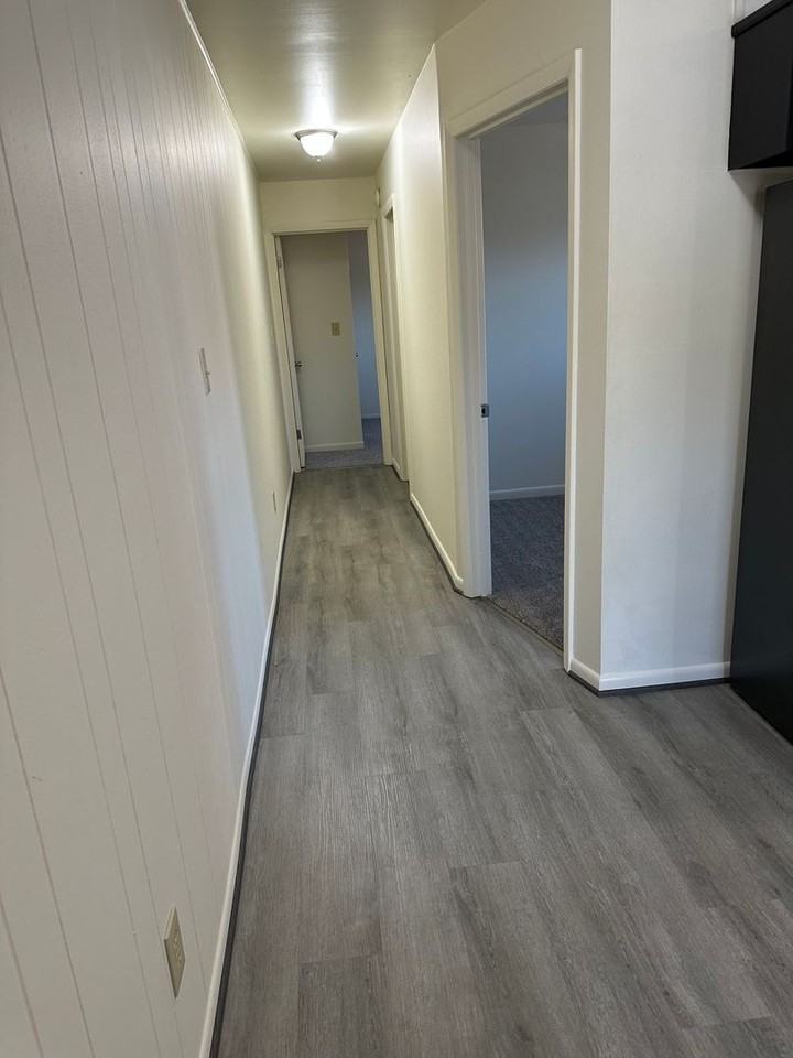 420 Albemarle Ave Sw - Photo 3 of 8