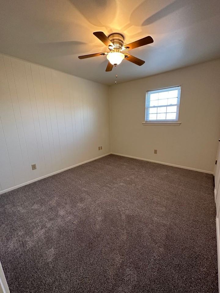 420 Albemarle Ave Sw - Photo 6 of 8
